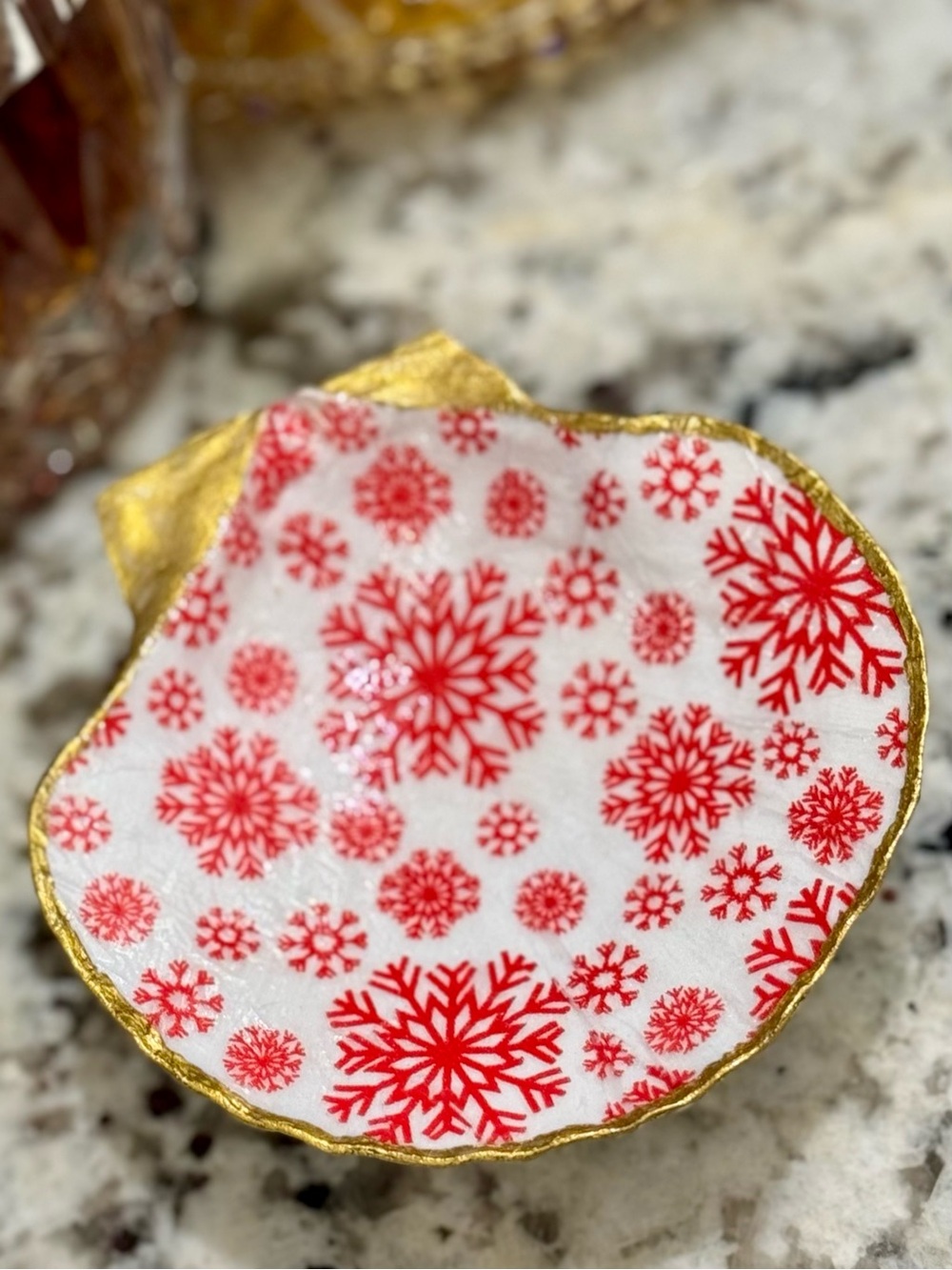 Christmas Snowflake Trinket Shell Dish HAND CRAFTED Red 5” - Picture 1 of 5